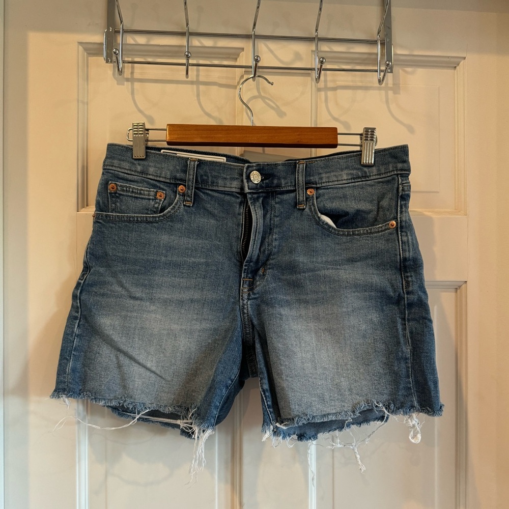 Cut-off jean shorts, size 28.